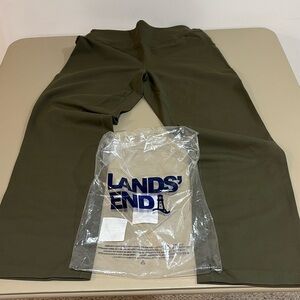 Lands' End Women’s Active Crop Yoga Green Pants Size S/P 6-8 NWT